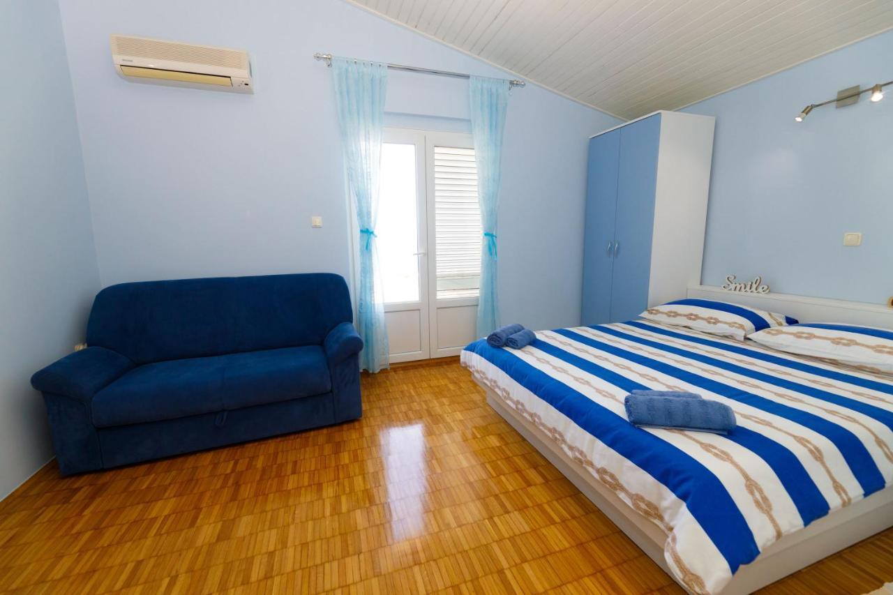 Villa Neda Макарска Екстериор снимка