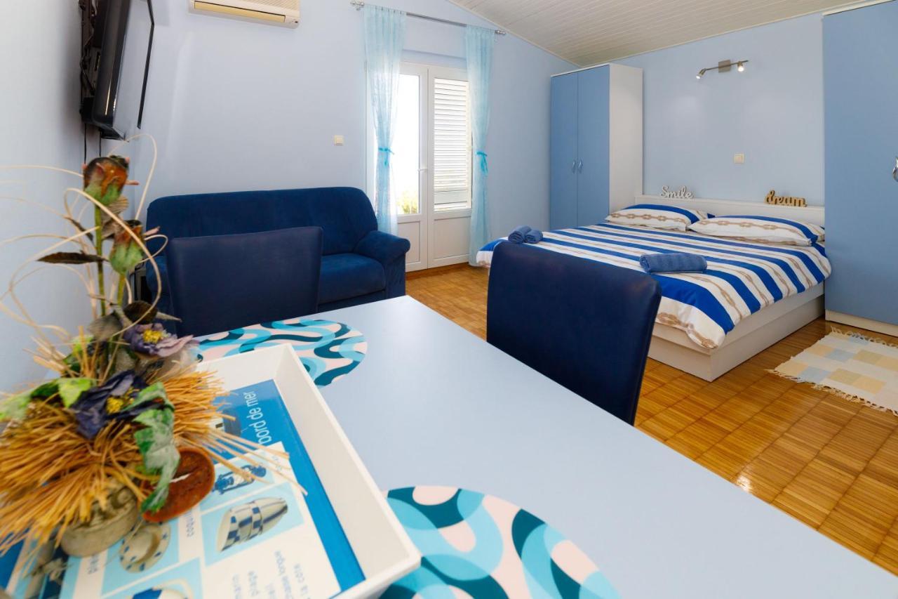 Villa Neda Макарска Екстериор снимка