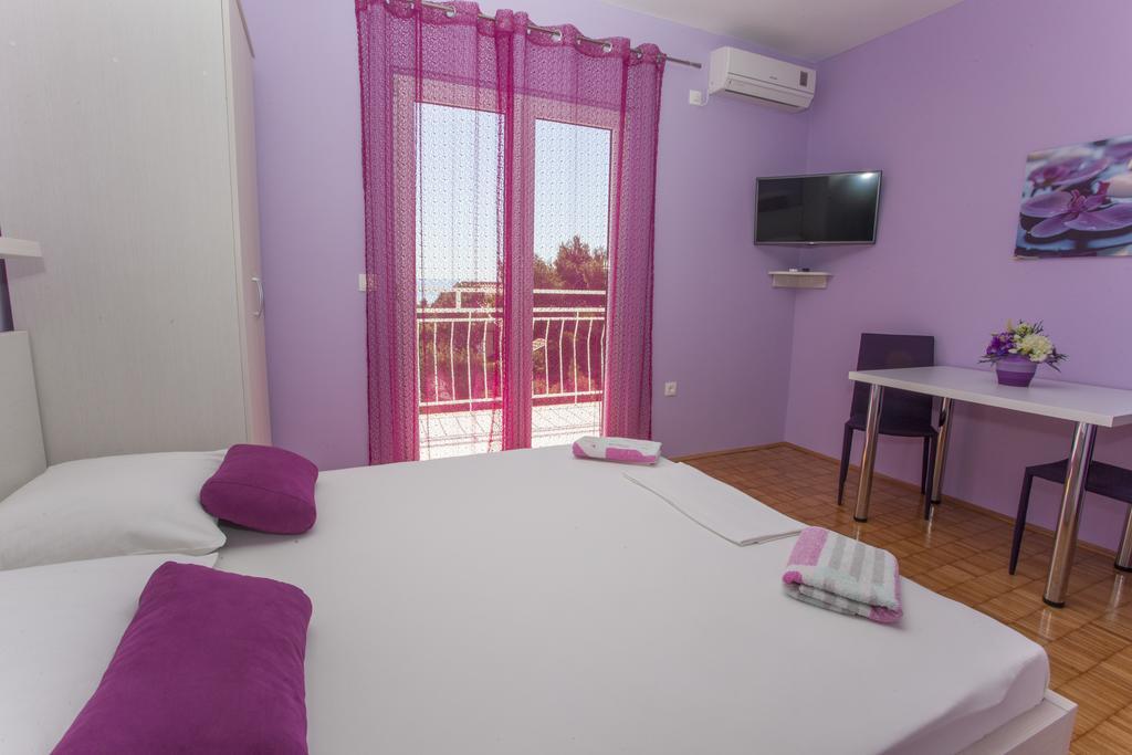 Villa Neda Макарска Екстериор снимка