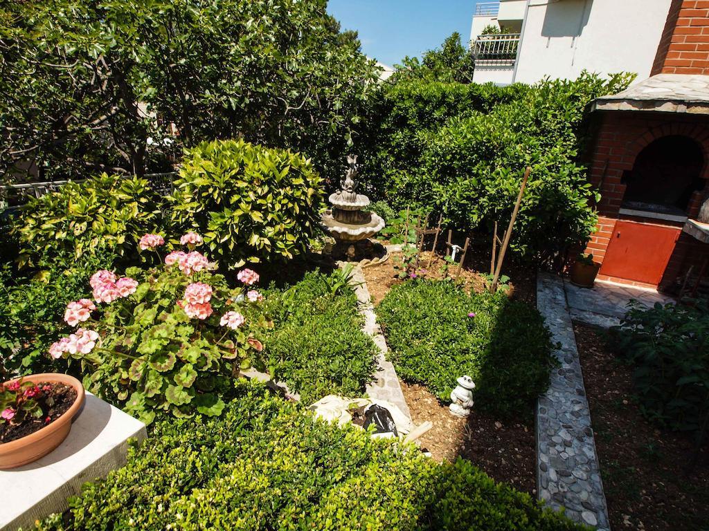 Villa Neda Макарска Екстериор снимка